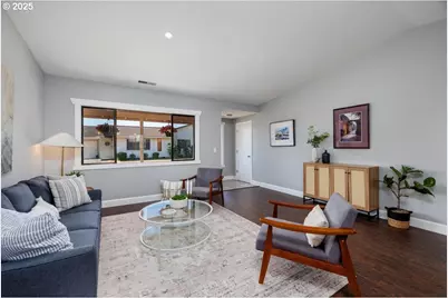 1205 E Johnson Ct, Newberg, OR 97132 - Photo 8