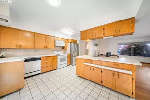 13222 NE Fremont St, Portland, OR 97230 - Photo 8