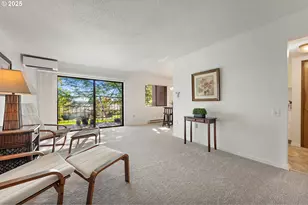 11490 SW Crown Dr, King City, OR 97224 - Photo 6