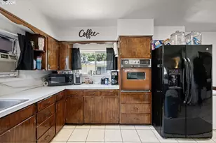 402 N D St, Lowell, OR 97452 - Photo 14