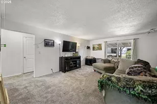 402 N D St, Lowell, OR 97452 - Photo 10