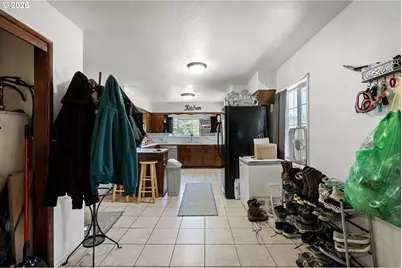 402 N D St, Lowell, OR 97452 - Photo 24