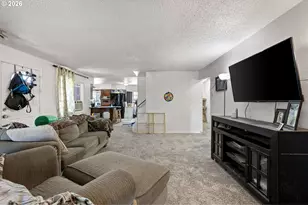 402 N D St, Lowell, OR 97452 - Photo 8