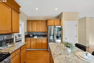 1264 NE Estelle Ct, Hillsboro, OR 97124 - Photo 8