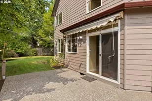1264 NE Estelle Ct, Hillsboro, OR 97124 - Photo 26