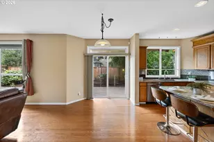 1264 NE Estelle Ct, Hillsboro, OR 97124 - Photo 10