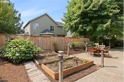 1264 NE Estelle Ct, Hillsboro, OR 97124 - Photo 28