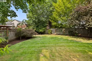 1264 NE Estelle Ct, Hillsboro, OR 97124 - Photo 30