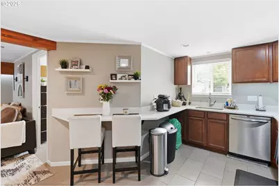21 NE Bryant St, Portland, OR 97211 - Photo 28