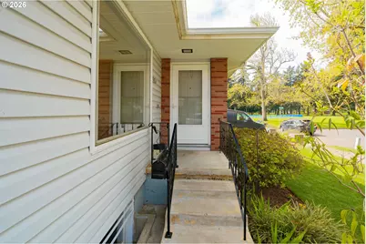 5026 SE Insley St, Portland, OR 97206 - Photo 2