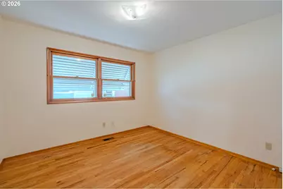 5026 SE Insley St, Portland, OR 97206 - Photo 16