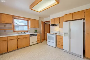 5026 SE Insley St, Portland, OR 97206 - Photo 10