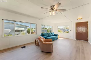 2511 SE River Rd, Hillsboro, OR 97123 - Photo 6