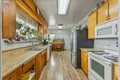 30274 Peoria Rd, Shedd, OR 97377 - Photo 12