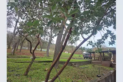 306 McLain Ave, Roseburg, OR 97471 - Photo 4