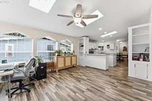 15768 SE Powell Blvd, Portland, OR 97236 - Photo 10