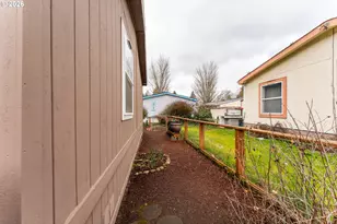 15768 SE Powell Blvd, Portland, OR 97236 - Photo 30