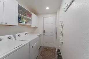 15768 SE Powell Blvd, Portland, OR 97236 - Photo 20