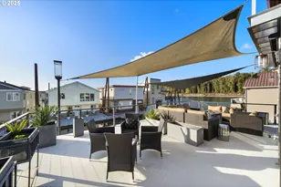 18525 NE Marine Dr, Portland, OR 97230 - Photo 32