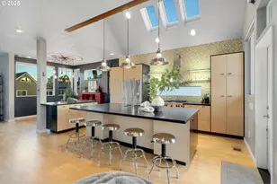 18525 NE Marine Dr, Portland, OR 97230 - Photo 10