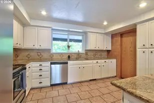 14722 Cedar Ln, Silverton, OR 97381 - Photo 12