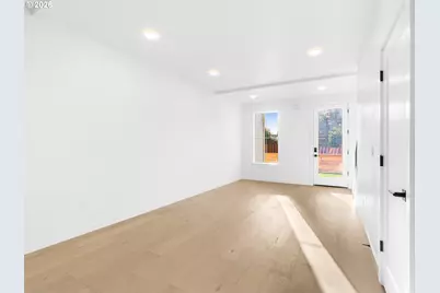 5943 SE 60th Ave, Portland, OR 97206 - Photo 4