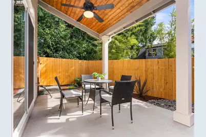 7250 SW 1st Ave, Portland, OR 97219 - Photo 4