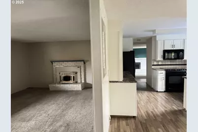 2268 9th St, Springfield, OR 97477 - Photo 10