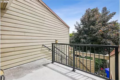 331 SE 146th Ave #18, Portland, OR 97233 - Photo 2