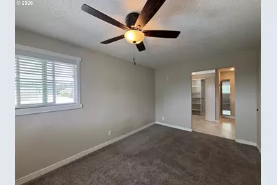 924 SW 33rd St, Pendleton, OR 97801 - Photo 6