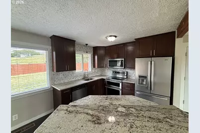 924 SW 33rd St, Pendleton, OR 97801 - Photo 4