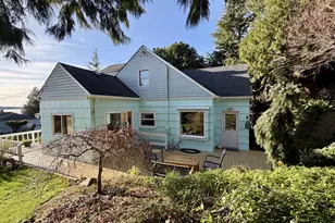 859 Glasgow Ave, Astoria, OR 97103 - Photo 2