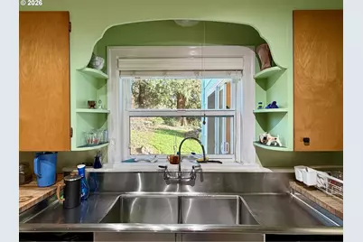 859 Glasgow Ave, Astoria, OR 97103 - Photo 16