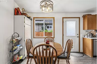 608 SE Sumner St, Camas, WA 98607 - Photo 8