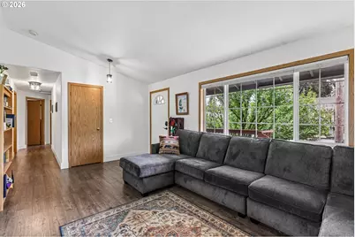 608 SE Sumner St, Camas, WA 98607 - Photo 6