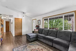 608 SE Sumner St, Camas, WA 98607 - Photo 6