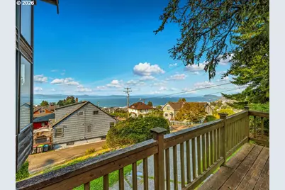 907 5th St, Astoria, OR 97103 - Photo 4