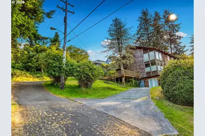 907 5th St, Astoria, OR 97103 - Photo 1