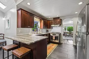 731 SW Maplecrest Dr, Portland, OR 97219 - Photo 24