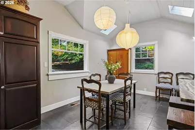 731 SW Maplecrest Dr, Portland, OR 97219 - Photo 14