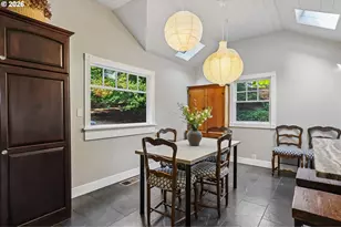 731 SW Maplecrest Dr, Portland, OR 97219 - Photo 14