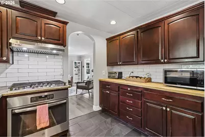 731 SW Maplecrest Dr, Portland, OR 97219 - Photo 22
