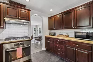 731 SW Maplecrest Dr, Portland, OR 97219 - Photo 22