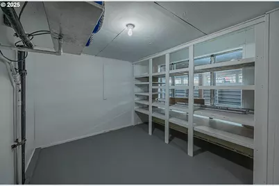 67538 E Bay Rd, North Bend, OR 97459 - Photo 14