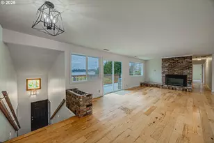 67538 E Bay Rd, North Bend, OR 97459 - Photo 16