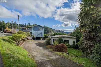 67538 E Bay Rd, North Bend, OR 97459 - Photo 4