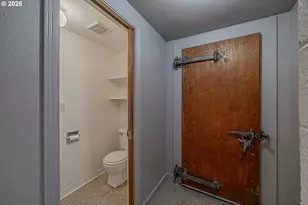 67538 E Bay Rd, North Bend, OR 97459 - Photo 10