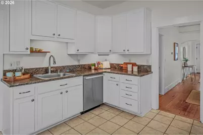 5525 NE Everett St, Portland, OR 97213 - Photo 10