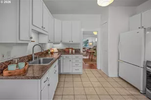 5525 NE Everett St, Portland, OR 97213 - Photo 8