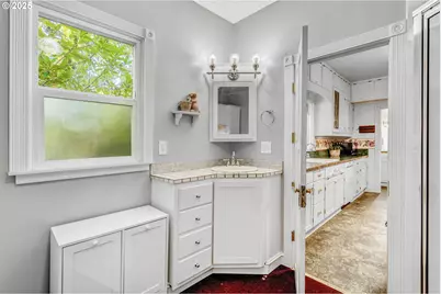 165 SE 33rd Ave, Hillsboro, OR 97123 - Photo 22